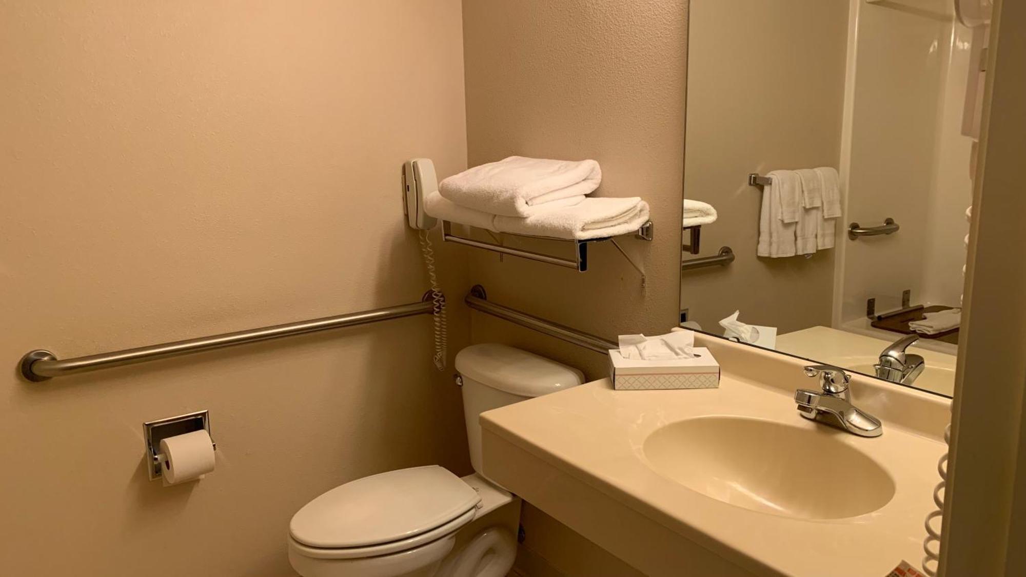 Fairbridge Inn And Suites - Miles City Room photo